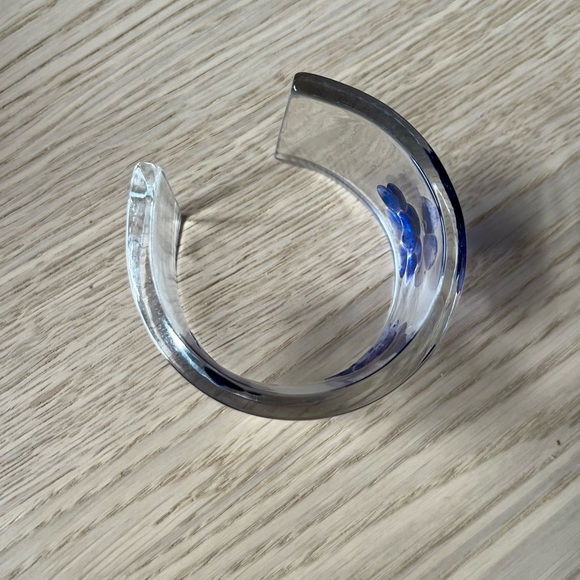 Vintage Reverse Carved Painted Flowers Clear Lucite Cuff Bracelet - Picture 5 of 5